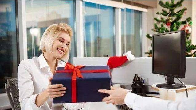 求人办事不会送礼不知道送什么该怎么办如何送礼是个大学问