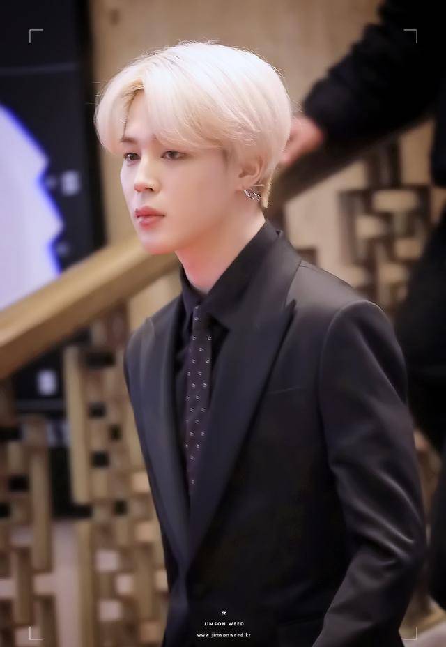 男人帅不帅看西装就知道了防弹少年团金泰亨朴智旻告诉你答案