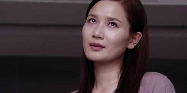 后来她因为出演"雪花那个飘"中的刘翠翠而成名,被更多的观众所认识.