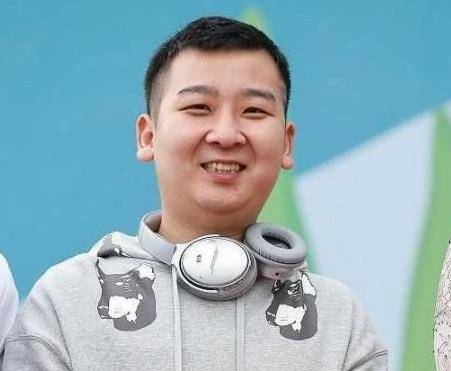 他是郭冬临"儿子",13岁爆红曾志伟给他做配角,30岁相亲遭拒绝_谢昀