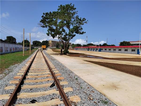 中铁一局科纳克里大学铁道学院实训基地项目主体工程顺利完工