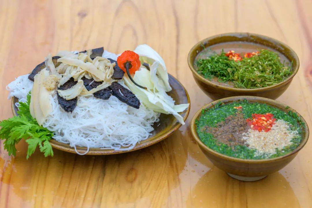 烤豆腐,炸土豆到奶茶,冷飲從熱氣騰騰的火鍋到夏季必備撒撇再到緬甸