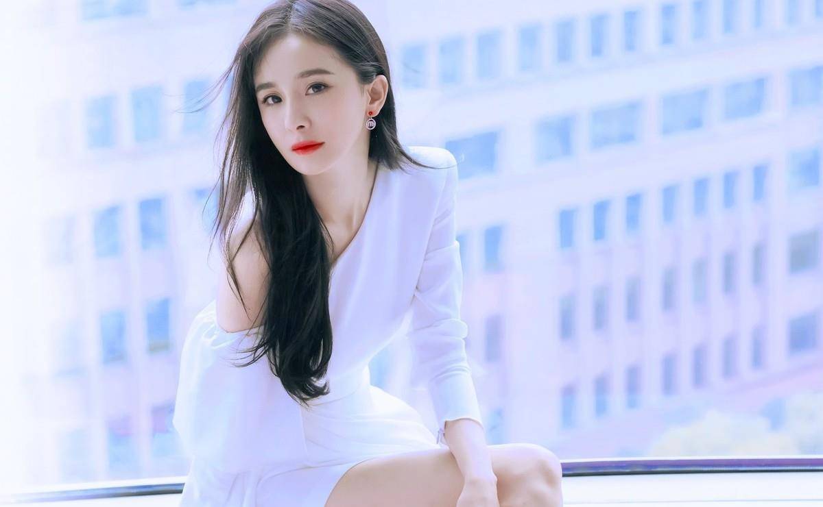 原创杨幂13年前旧照曝光青涩单纯的淑女形象没有美颜依然很美