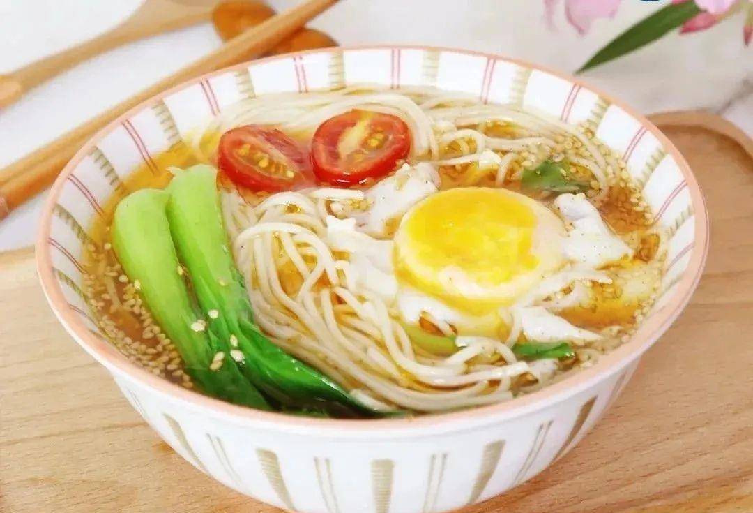 不炒不焖,开胃吸收!这才是挂面最好吃的做法~_营养_口感_青菜