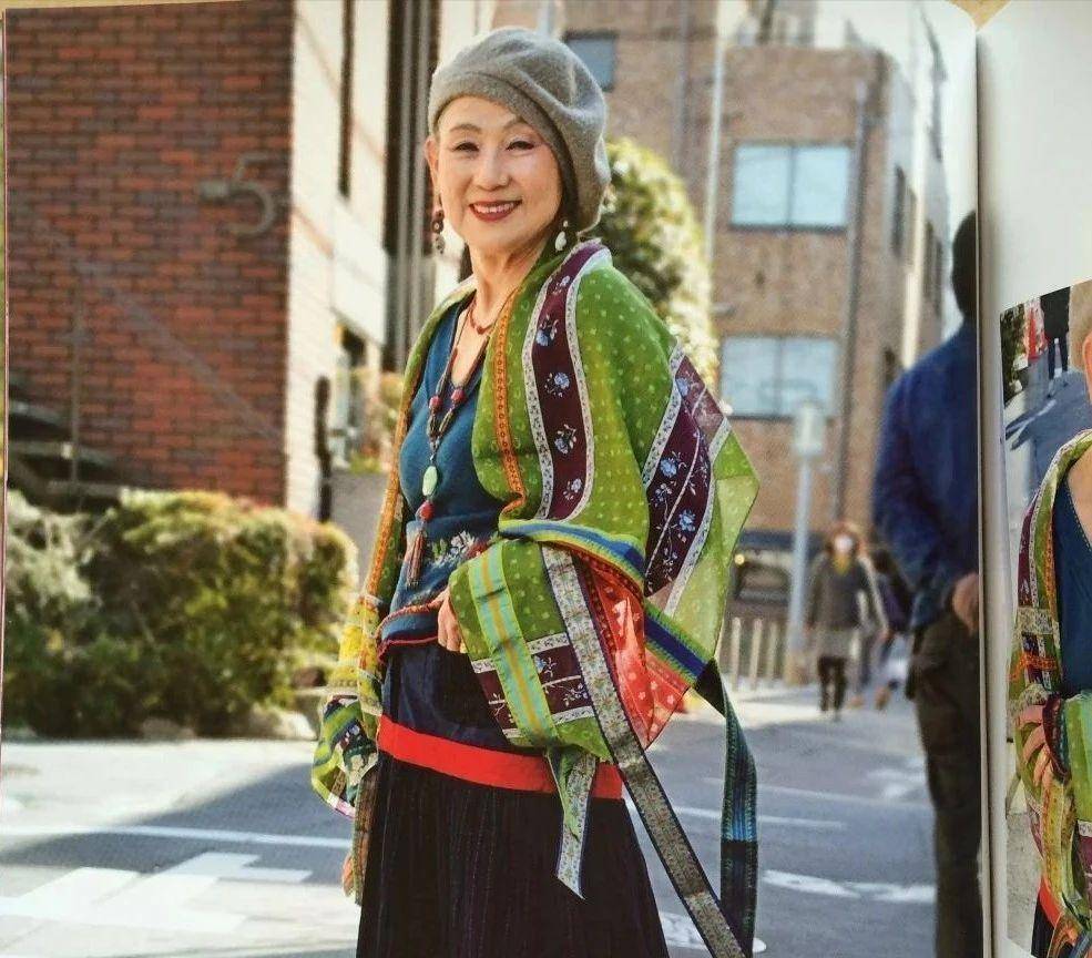 原创国外老奶奶的晚年穿搭走红ins打扮时尚拒绝老气穿出美
