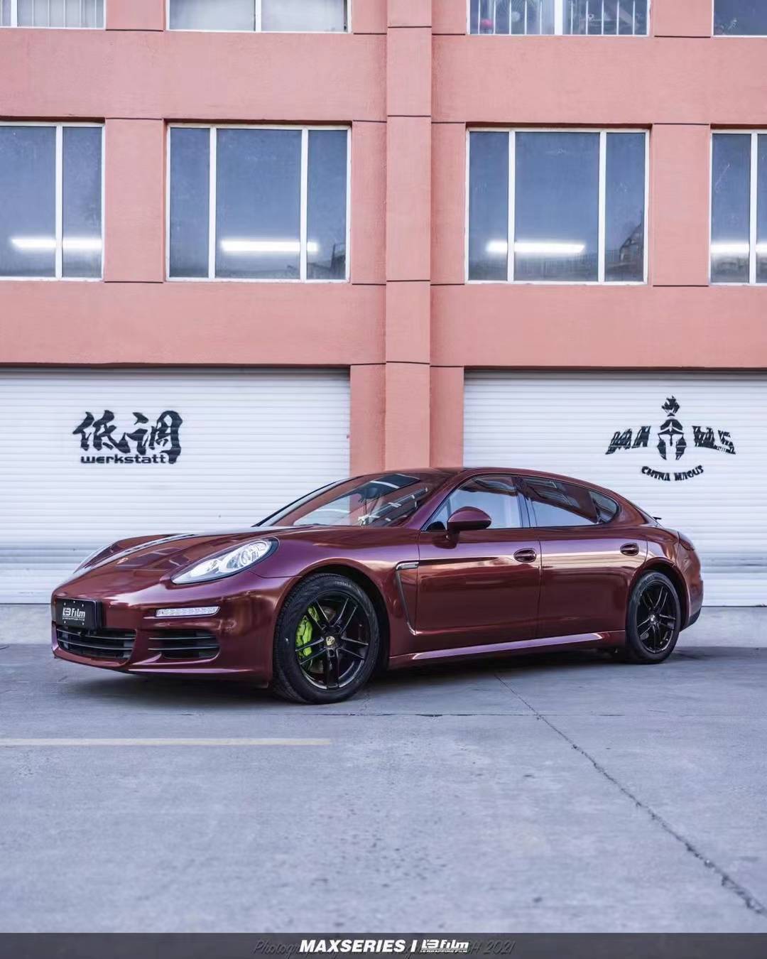 保时捷帕拉梅拉lbfilm改色膜原厂漆车厘子红