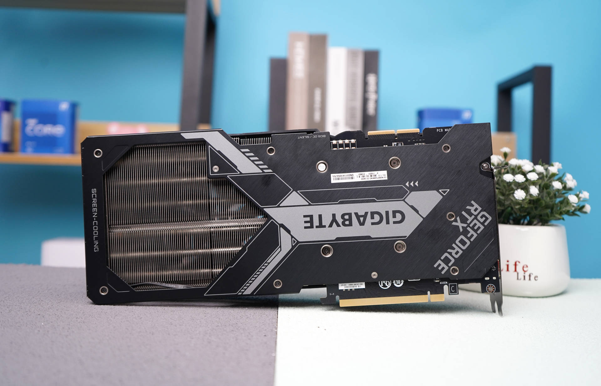 技嘉魔鹰rtx 3090 ti显卡评测:不负"卡皇"的盛名!_-pin_散热_geforce