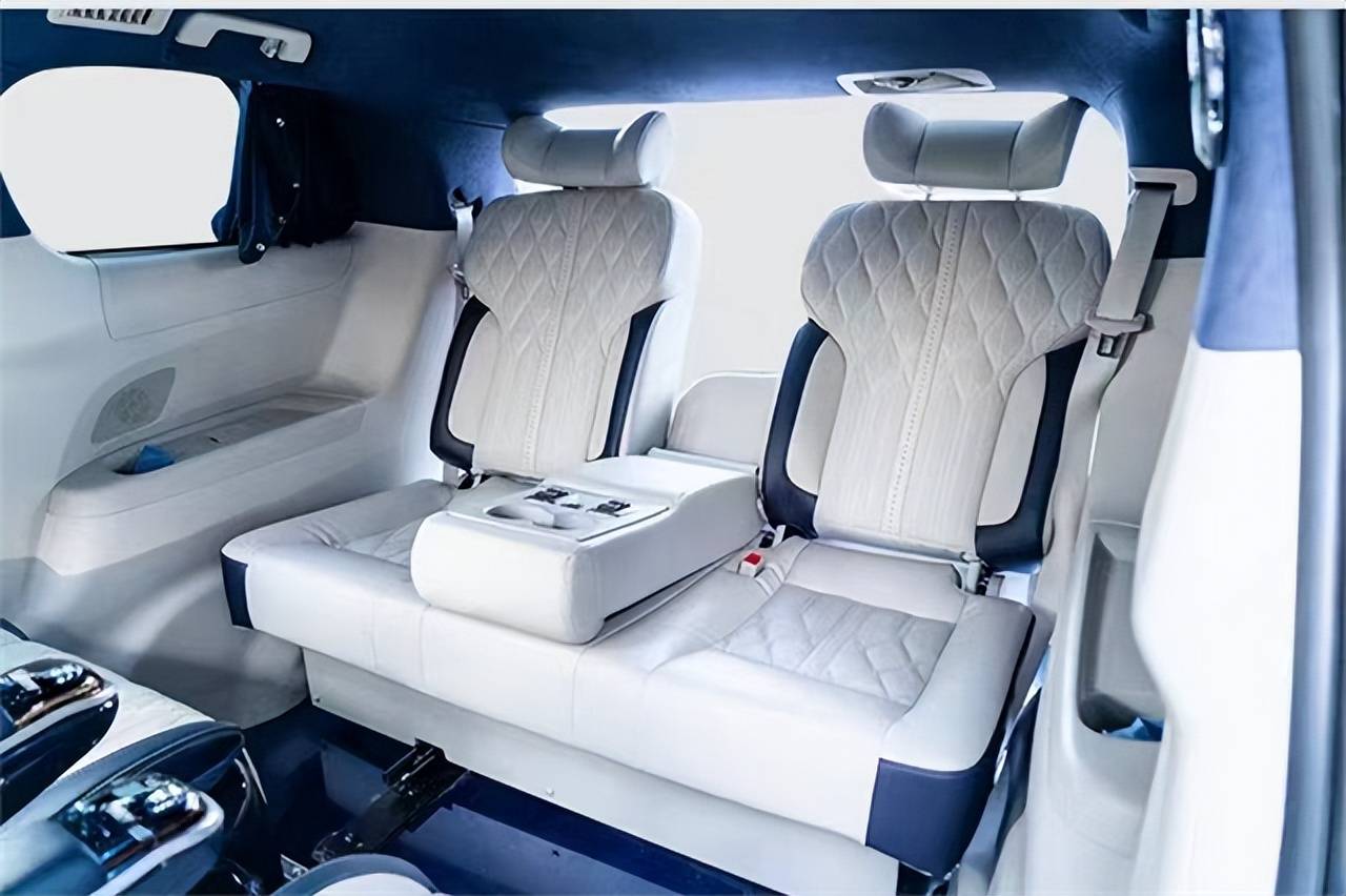 新款别克gl8陆上公务舱改装极具性价比的改装案例