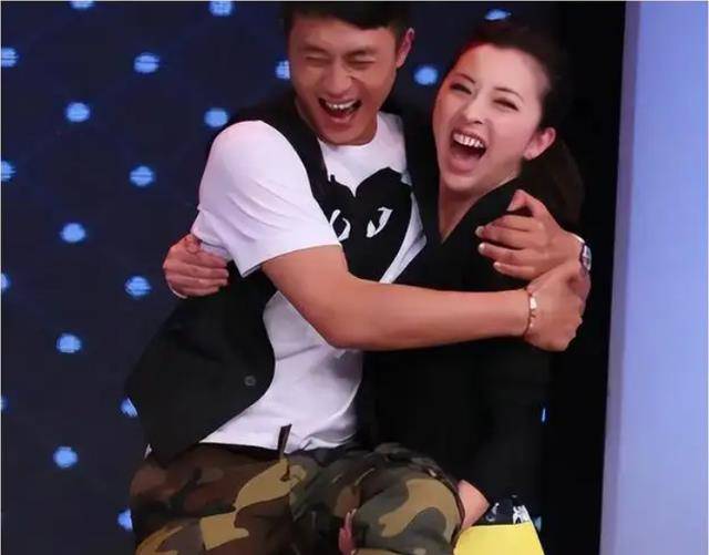 原创追求大张伟被拒一个月后怀孕闪婚嫁人黄小蕾到底有多疯狂