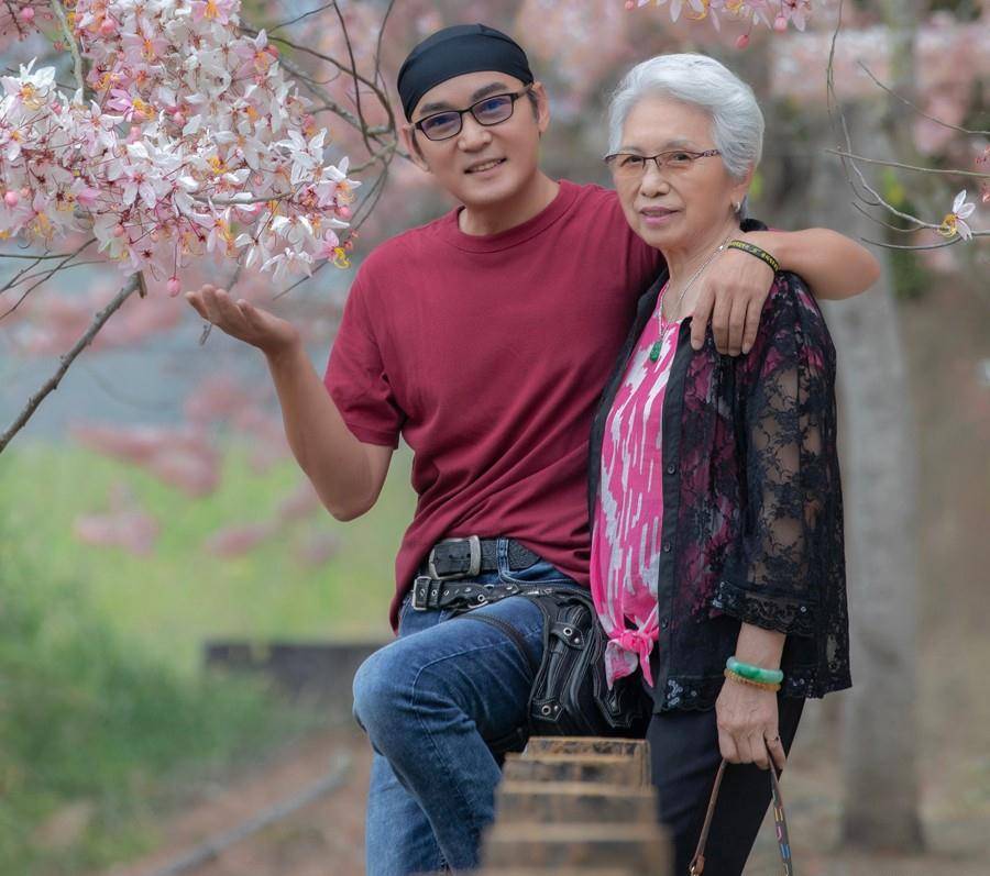 焦恩俊54岁了,"天涯四美"人均43了,第一批古装美男们怎么样了_钟汉良