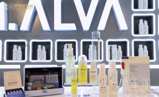 原创一年斩获2个金妆奖福瑞达美业是如何构建品牌金字塔的