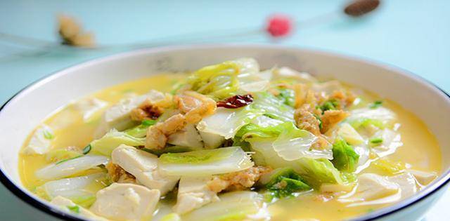 原创淮扬菜大厨教你油渣白菜炖豆腐这么做口齿留香吃了还想吃