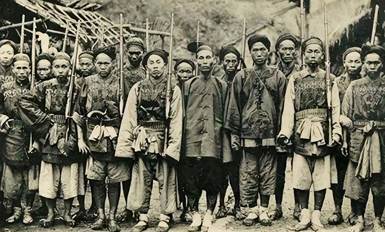 清朝士兵服装上的"兵"与"勇",一字之差,地位却是天壤之别_军队_正规军