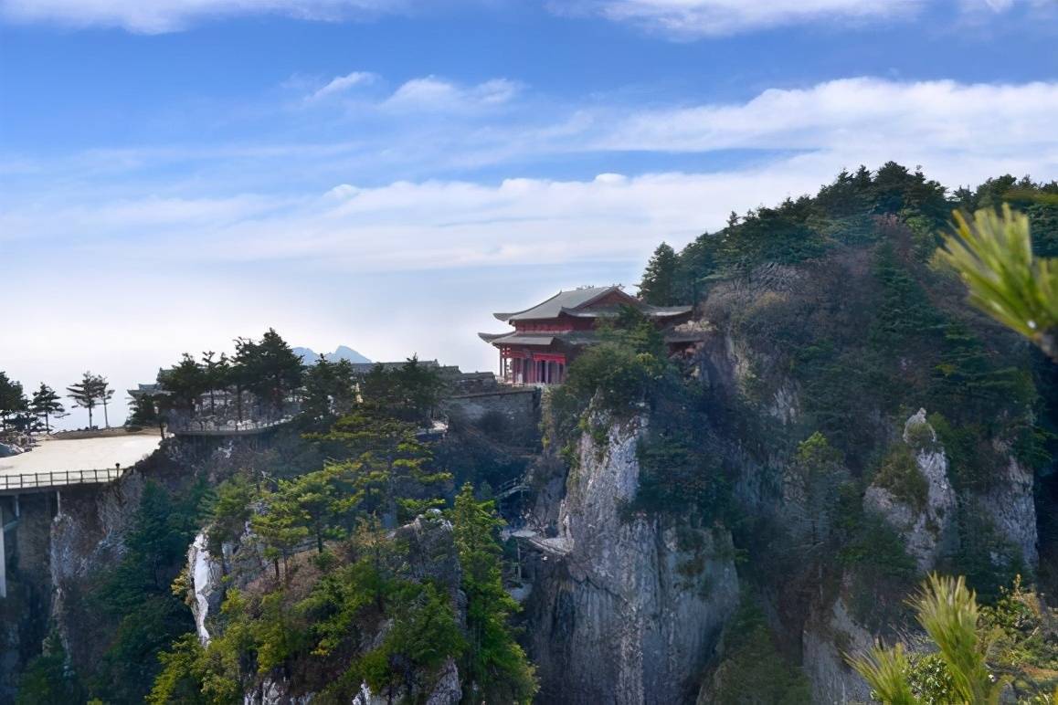 原创商洛一奇幽险峻的自然景区森林覆盖率为88还有10余处古寺庙