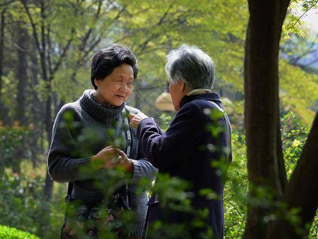 跟女婿和兒媳婦養老,哪個更踏實?