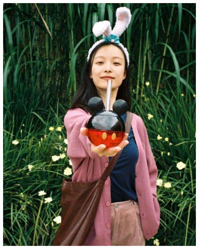 倪妮的裙子厉害了直接分到髋上是重回方茴时代吗