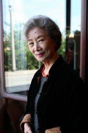 大器晚成的吕中,丈夫演过《西游记》,女儿为航空事业做贡献_电视剧