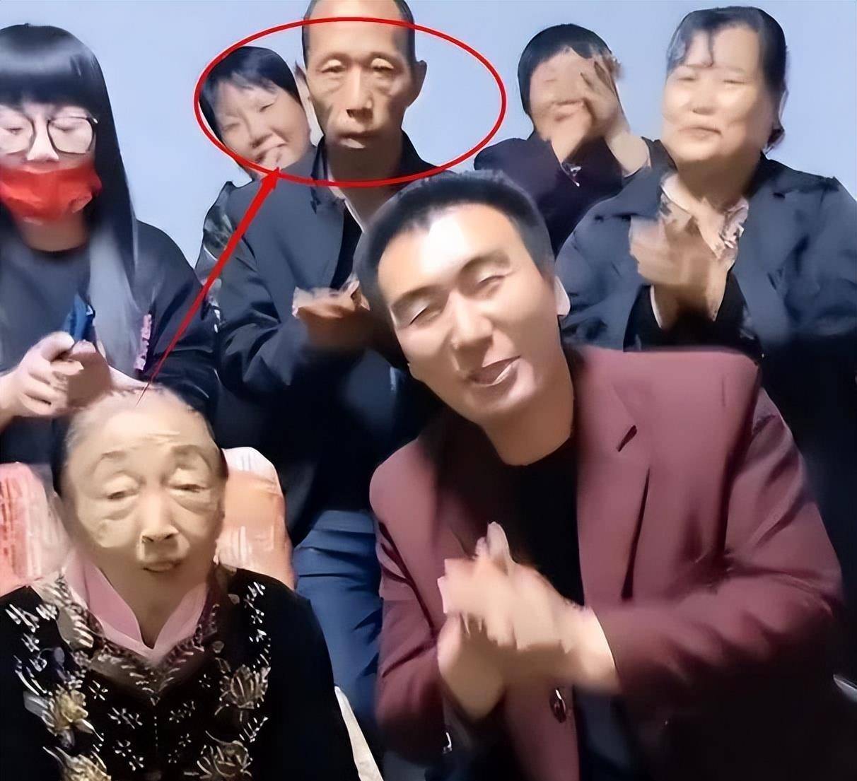 85岁的马玉琴身体每况愈下,小丈夫与儿子联手捞金,她欲哭无泪
