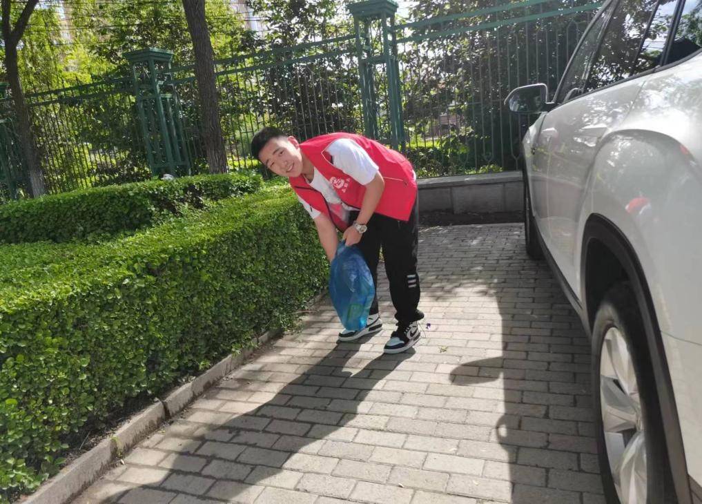 哈尔滨市阿城区阿城一中学子积极参与高考志愿服务 为梦想护航