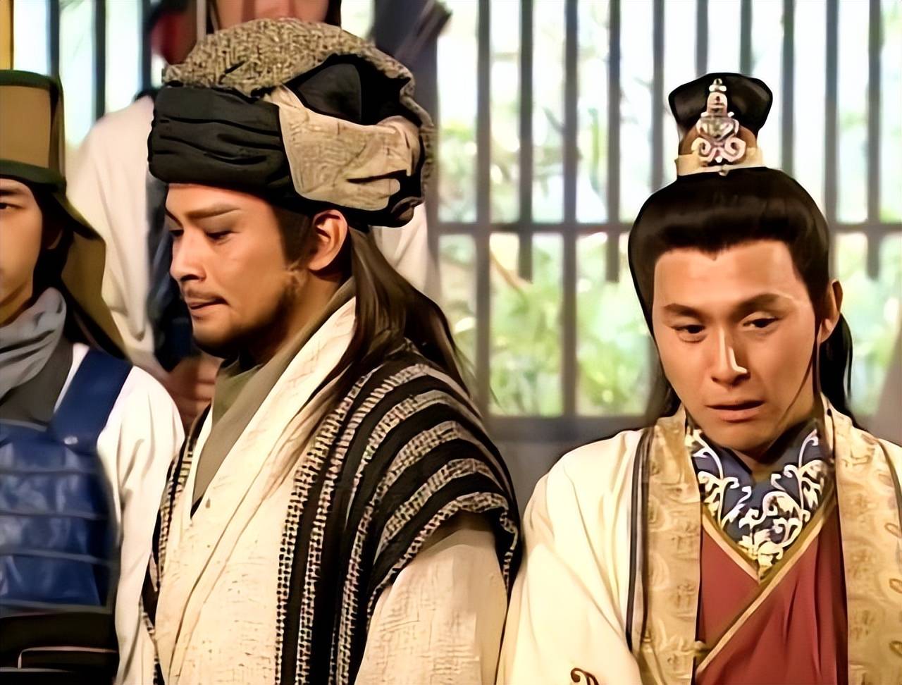 慕容复明明比乔峰稍弱为何被乔峰一招秒擒读懂已成年