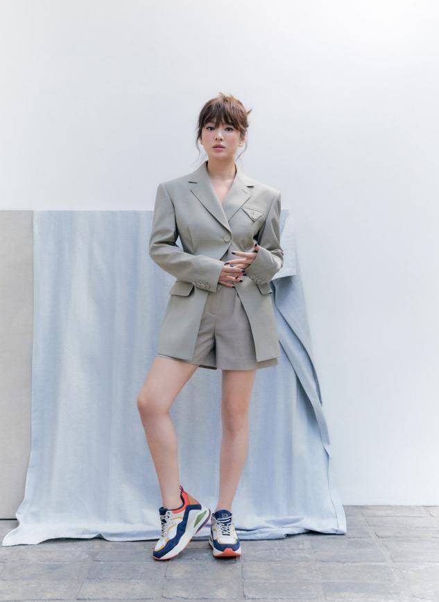 原创宋慧乔最新写真好欲玩下衣失踪秀美腿眼神迷离太撩人