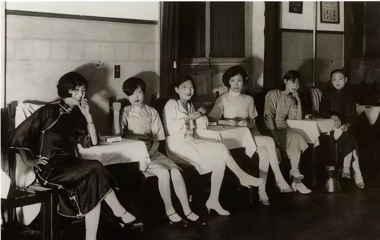 民国妓女讲述,妓院规矩:老鸨每天晚上都去房间敲地面_康素娟_康素珍_客人