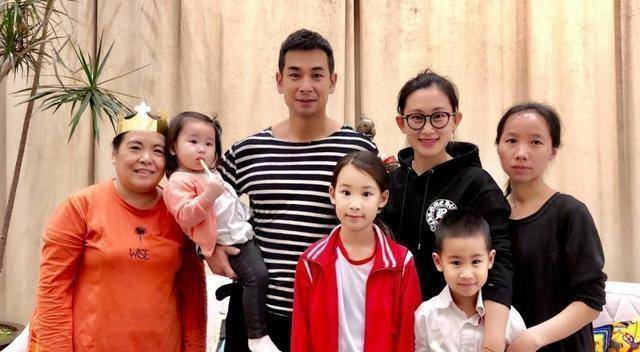 赵文卓的丹凤眼,妻子的仙女耳朵,他们的孩子长什么样?_家庭_儿子_照片