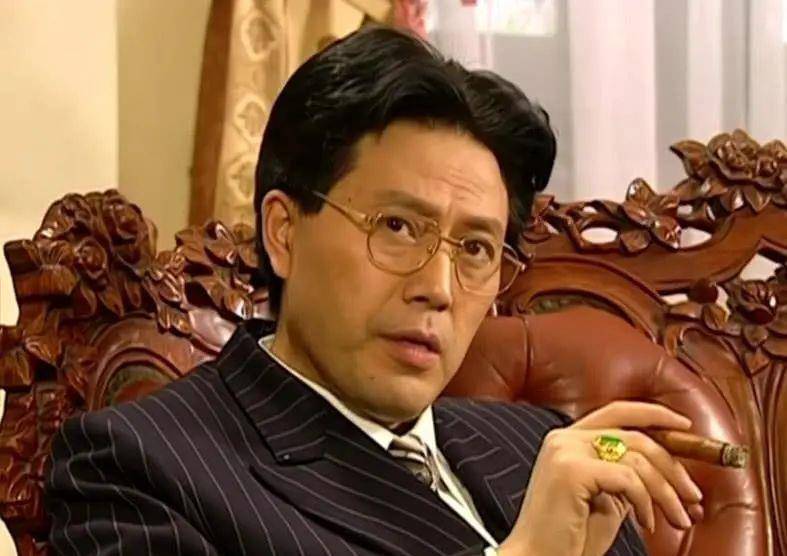 魏光雄,毒贩子,王雪琴的情夫,是一个狡猾,利益至上,隐忍,满腹心机的人