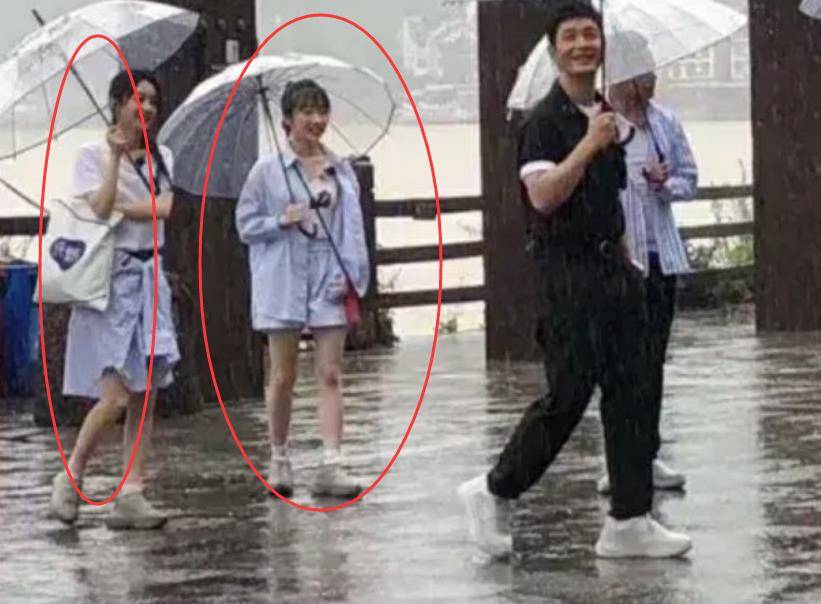 原创             《中餐厅》录制生图曝光，当赵丽颖和李浩菲同框，确定相差11岁？