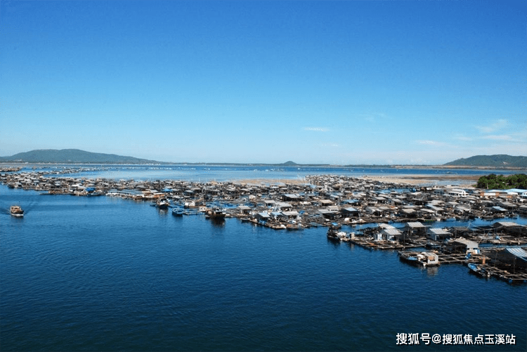 海南北緯18度以下的北部氣候溼度高於南部,降雨較多,而分界線以南的