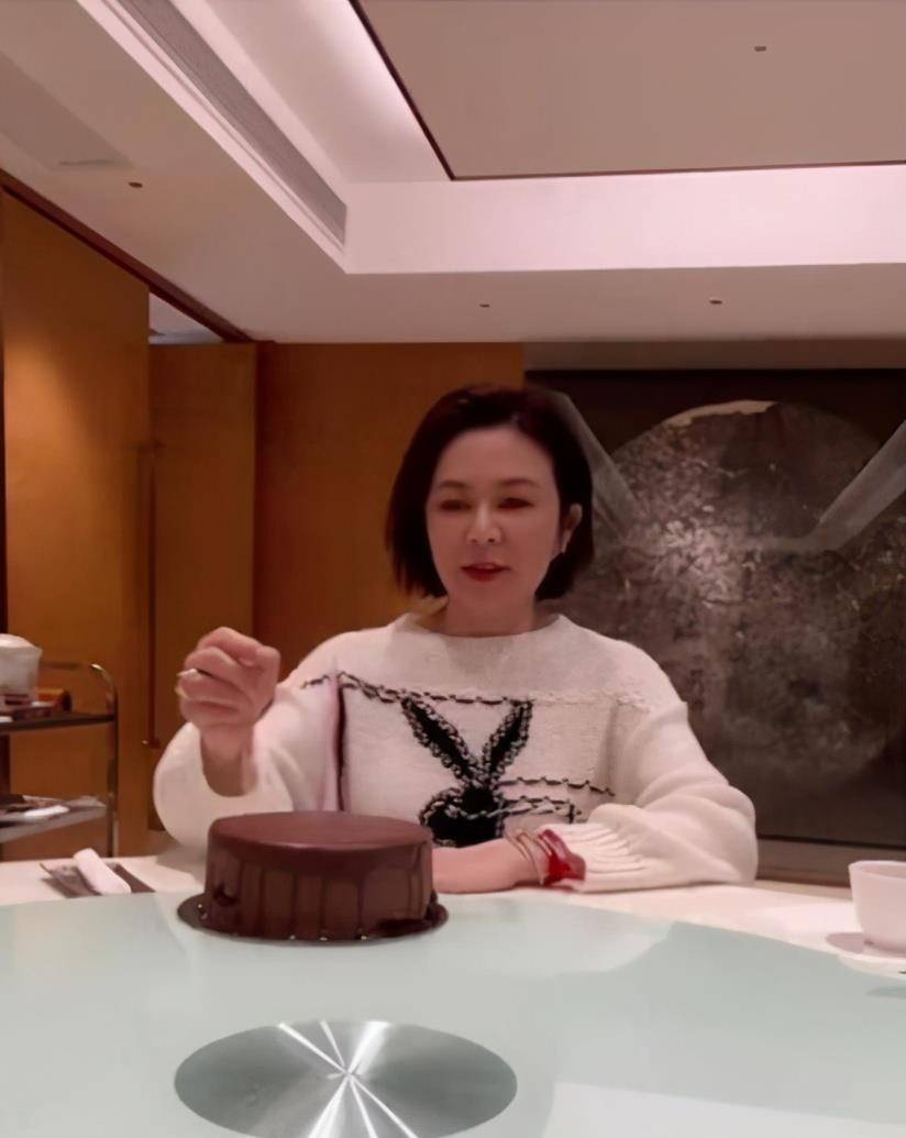 关之琳58岁生日照流出,无p照真实颜值曝光_美颜_香江_活动