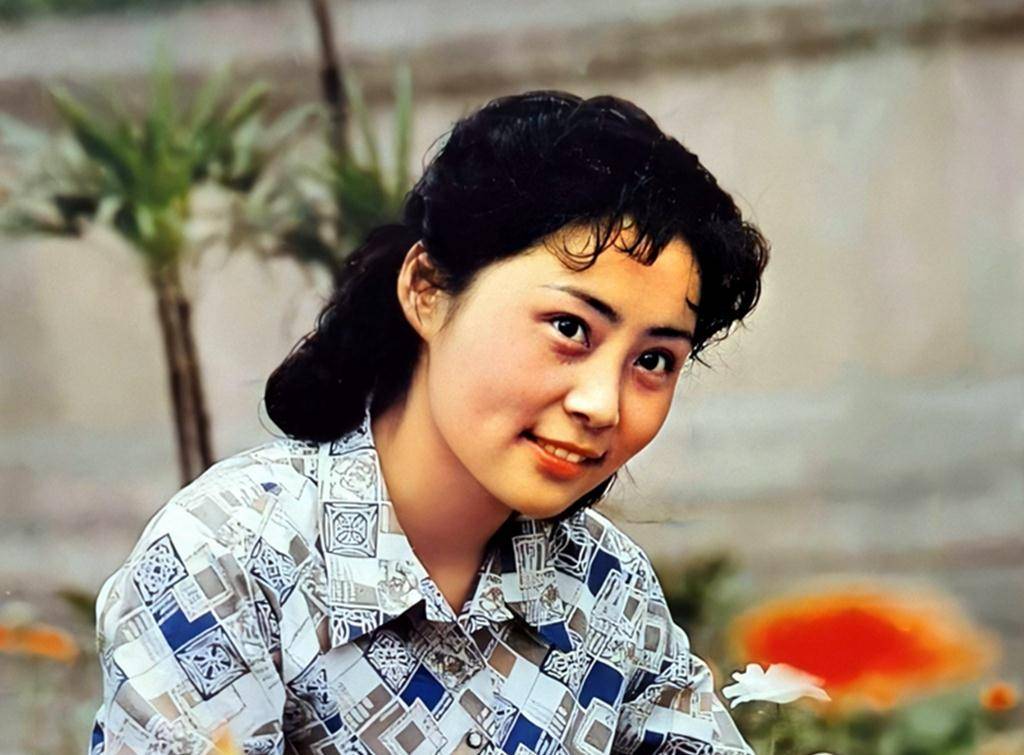 笑靥如花,为何当红时转型_庞敏_电视_电影