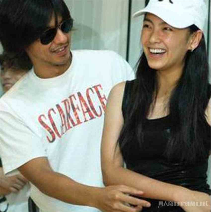 如今,张雨绮看淡一切,和小她七岁的男友李柄熹在一起.