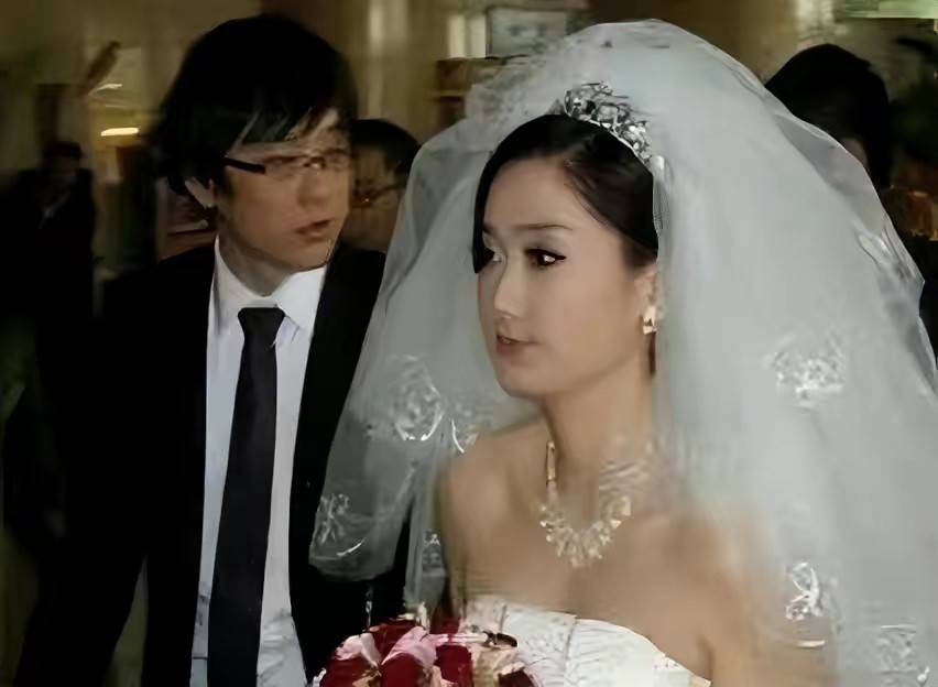 24年后再看曾毅玲花的各自境遇才明白五五分账有多重要