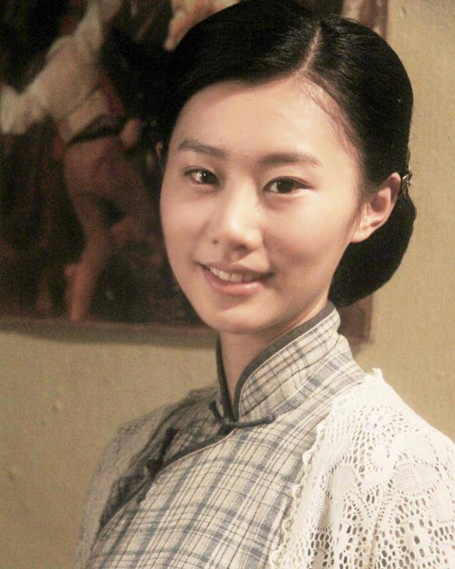 原创嫁给巩汉林的儿子巩天阔生下2个女儿黄一惠的生活幸福吗