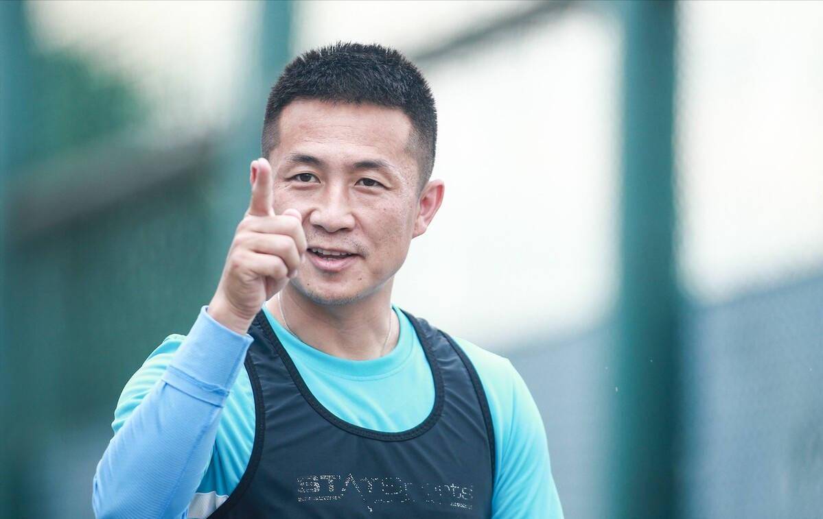 威,大连人队踢出了自信,再一次战平外援球队_长春亚泰队_比赛_闫相闯