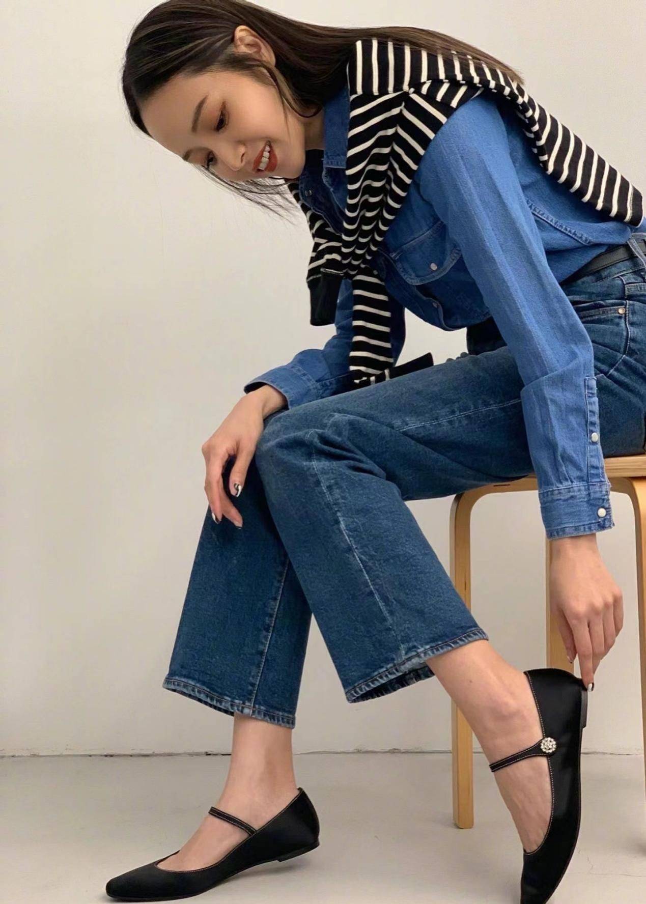 原创侯佩岑43岁状态太绝逆龄美肌娇媚无比身材更是比20少女还出众