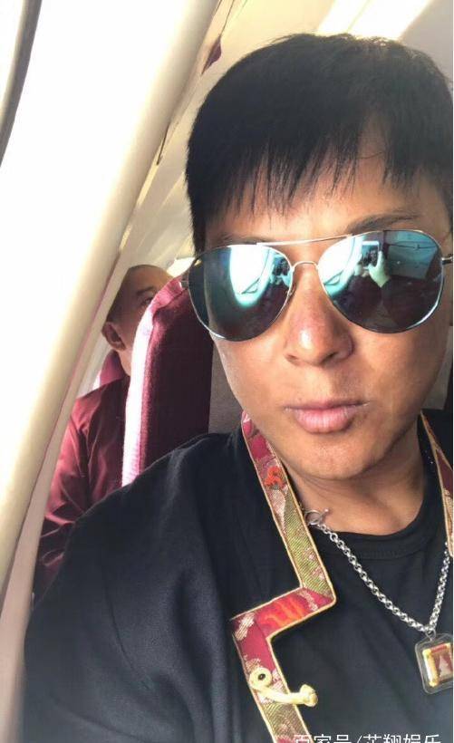 56岁莫少聪近照,低调做公益无人提,当年的小鲜肉果真老了!