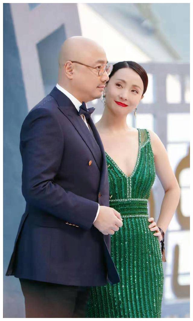 原创原来小陶虹也是高级脸剪眉上刘海发型复古优雅又减龄