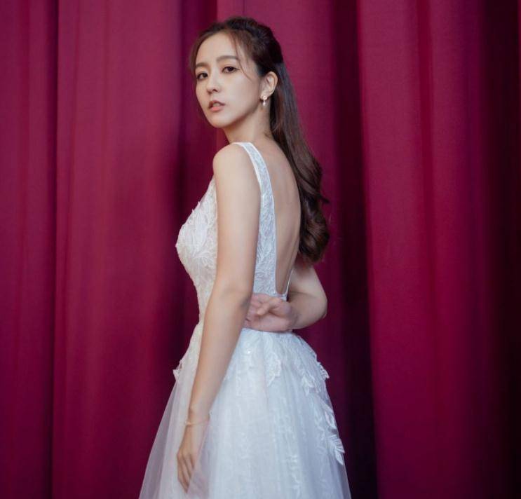 周晓涵认此生最爱他纠缠多年忘不了叹盲目