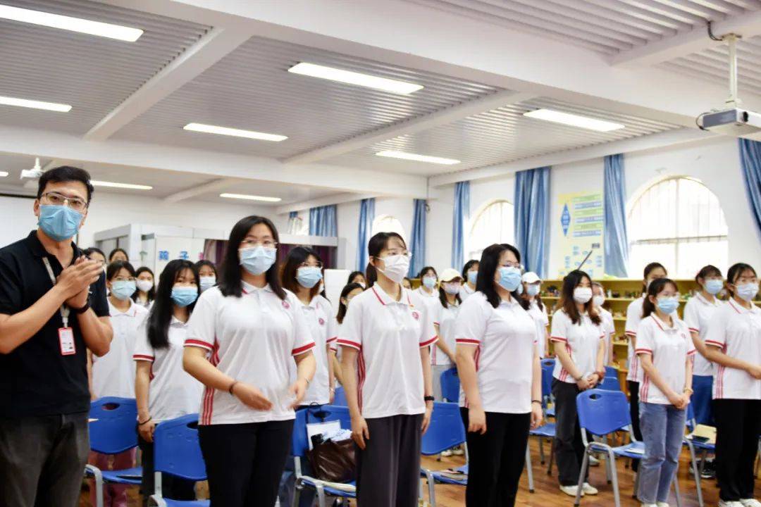 广西外国语学院跟读生是否有学籍毕业证国家承认吗
