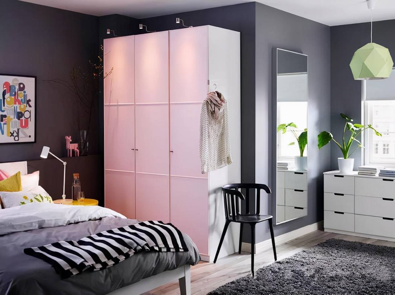 不同类型衣柜的设计总有适合你家的往卧室一放个个实用又漂亮