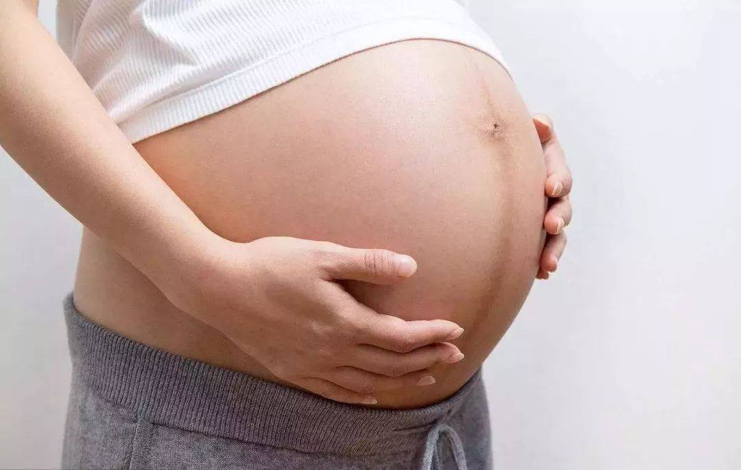 怀孕进入中后期,肚子上的＂黑线＂越来越明显,产后会恢复吗？