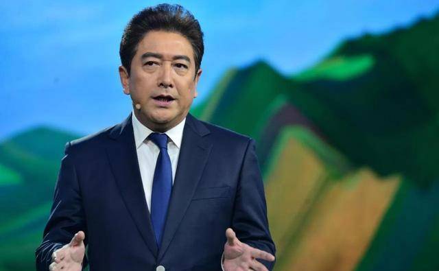 水均益1963年出生于甘肃兰州,是兰州大学外语系毕业的高材生.