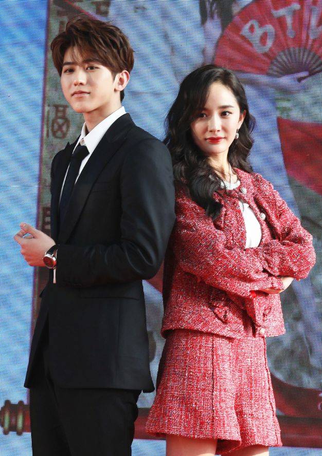 原创蔡徐坤新专卖破两百万张创平台多项历史纪录杨幂发文为其应援