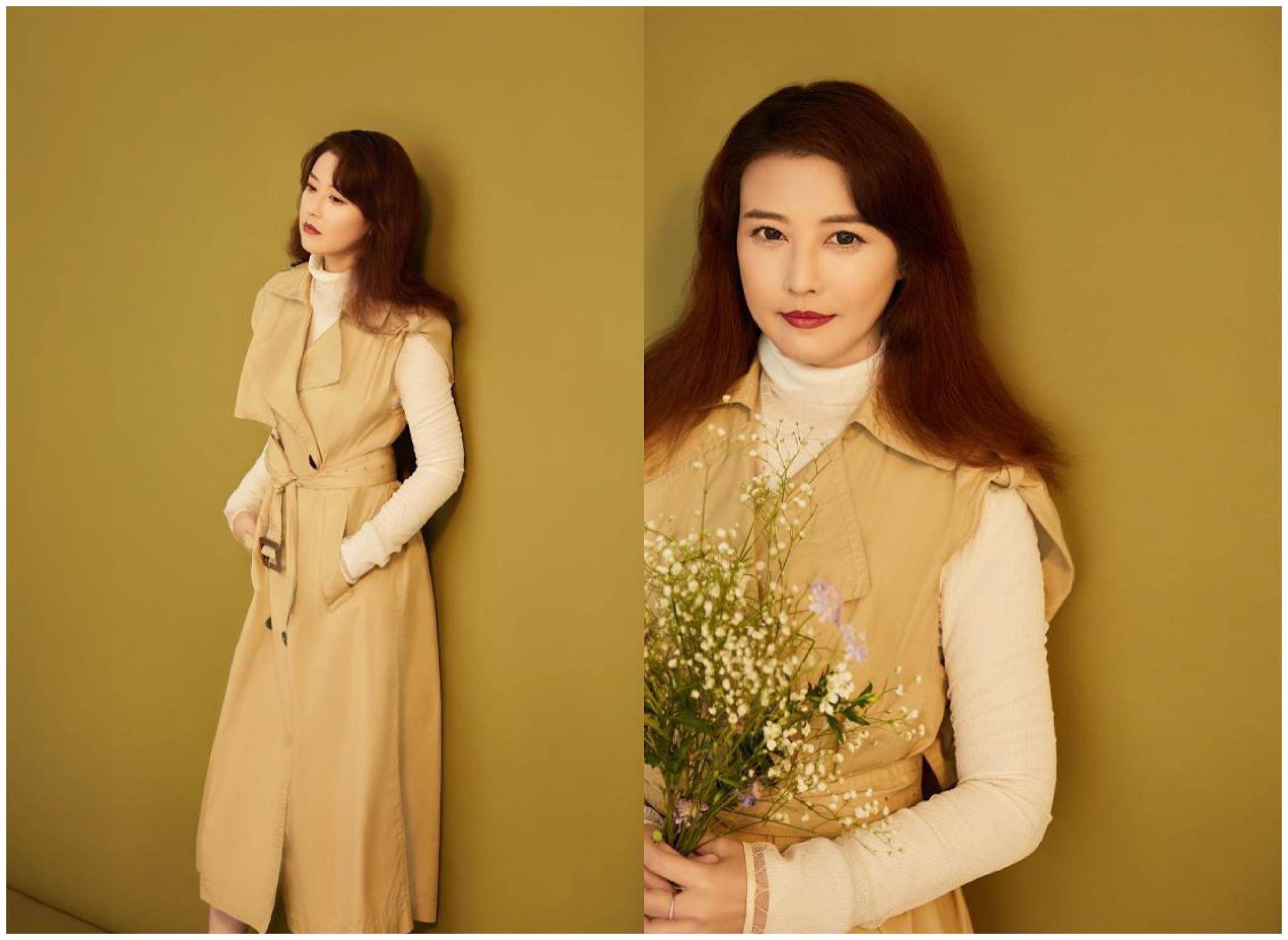 原创53岁的周海媚新写真简约气质无惧岁月蹉跎