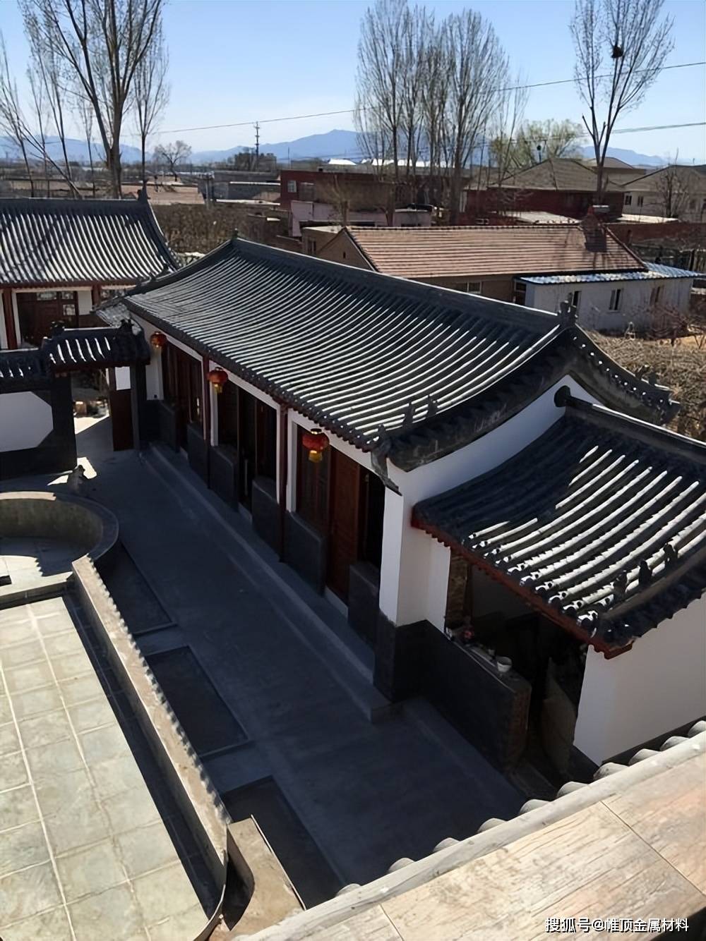 铝镁锰金属瓦铝镁锰金属瓦装饰的房屋建筑给人的感觉华丽而自然,时尚