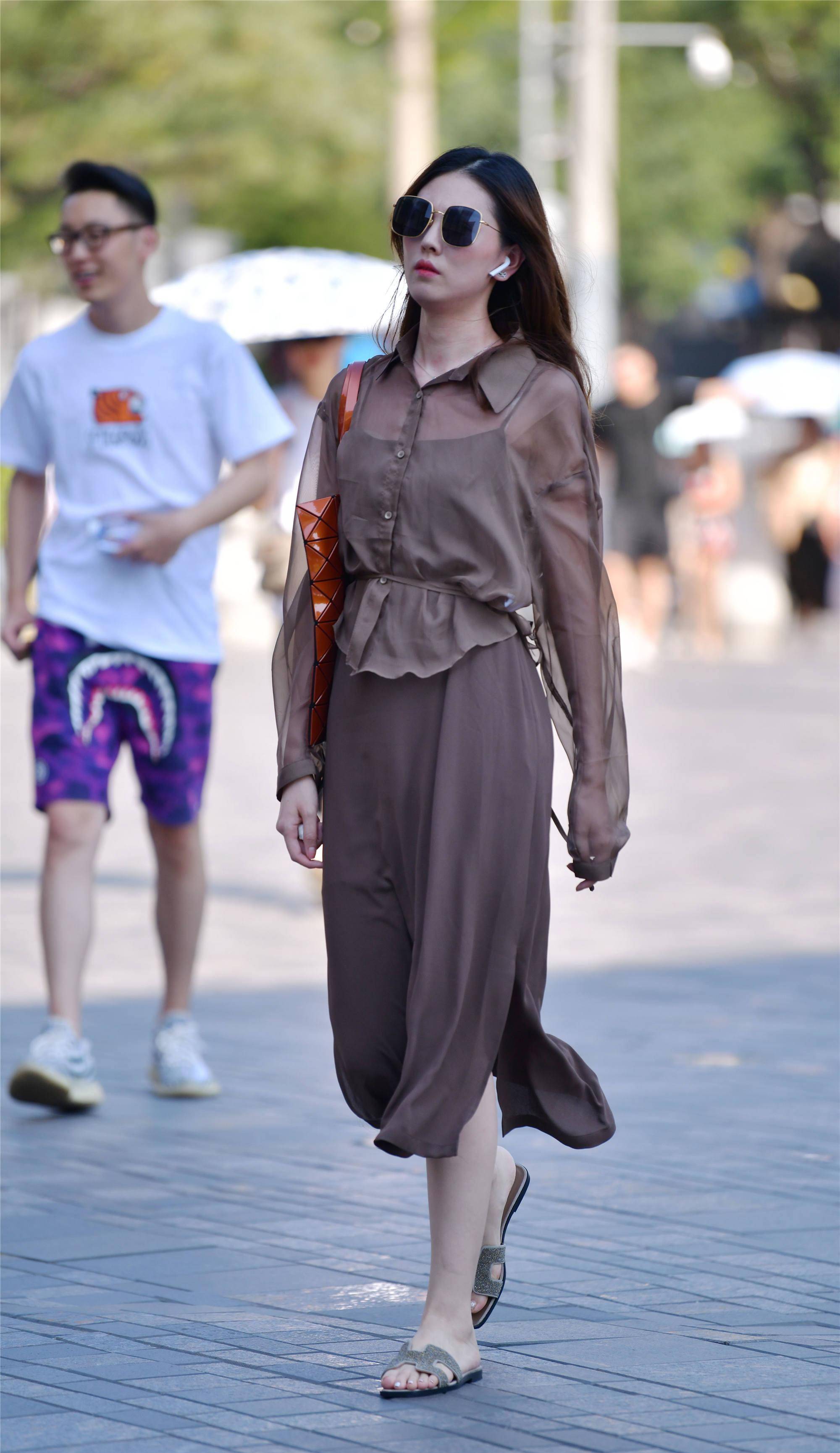 原创如何搭配出时尚气质漂亮美女各有各的妙招穿出迷人的效果