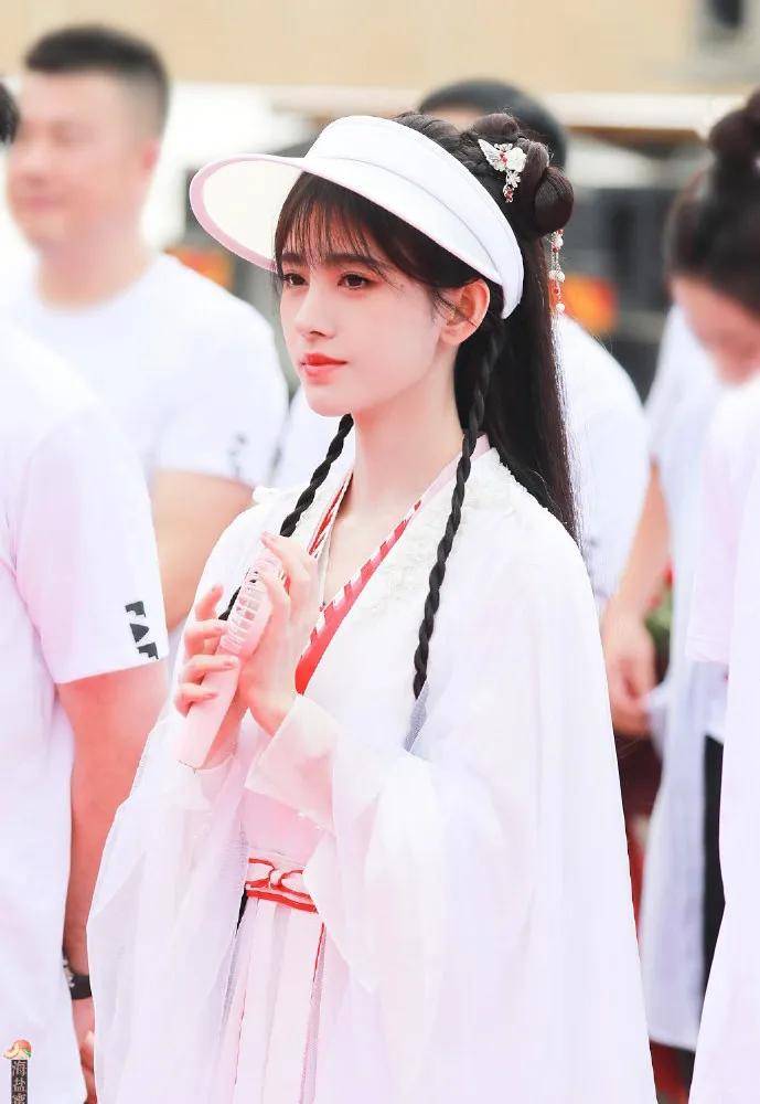 鞠婧祎首演仙侠剧遭吐槽,造型酷似褚璇玑,男主太显小_袁冰妍_花戎