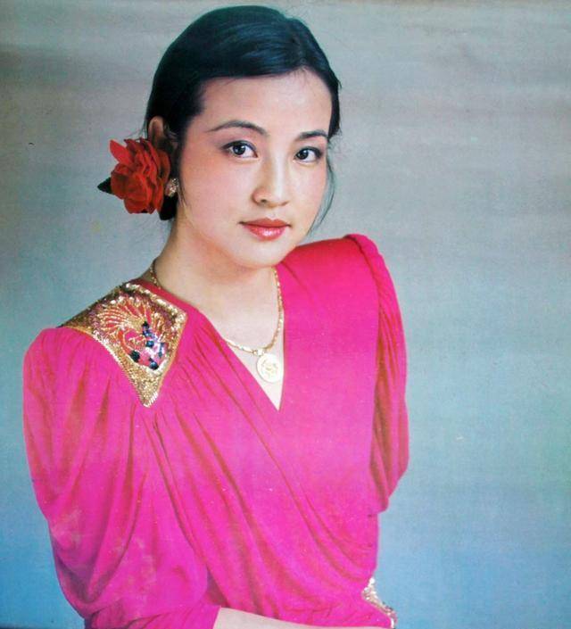 80年代父辈迷恋的挂历女神,原汁原味天然美,竟找不出一个重样的